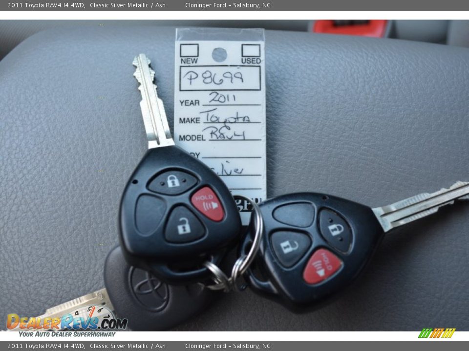 2011 Toyota RAV4 I4 4WD Classic Silver Metallic / Ash Photo #28