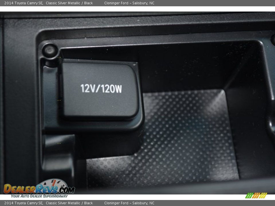 2014 Toyota Camry SE Classic Silver Metallic / Black Photo #16