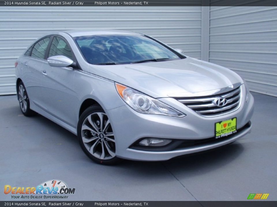 2014 Hyundai Sonata SE Radiant Silver / Gray Photo #2