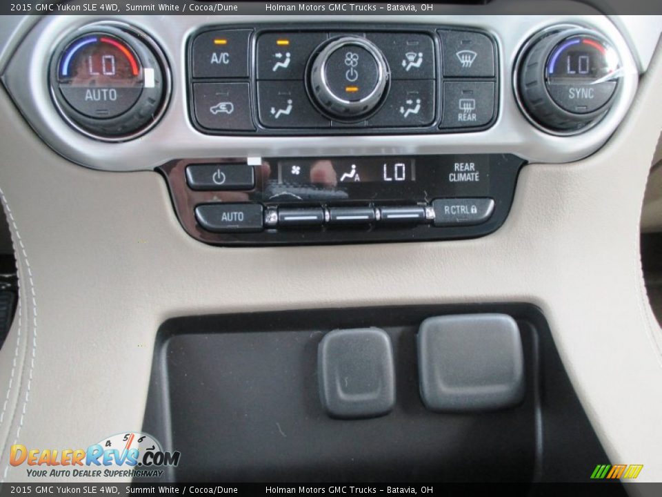 Controls of 2015 GMC Yukon SLE 4WD Photo #11