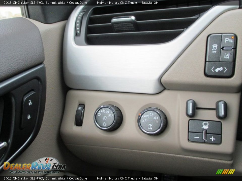 Controls of 2015 GMC Yukon SLE 4WD Photo #18