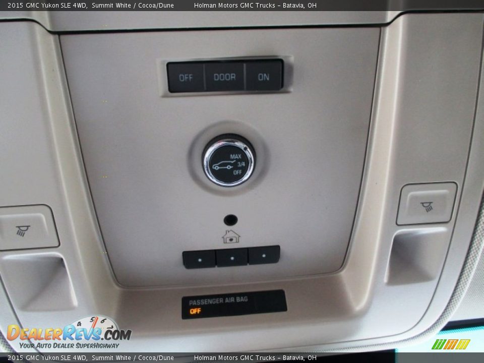 Controls of 2015 GMC Yukon SLE 4WD Photo #20