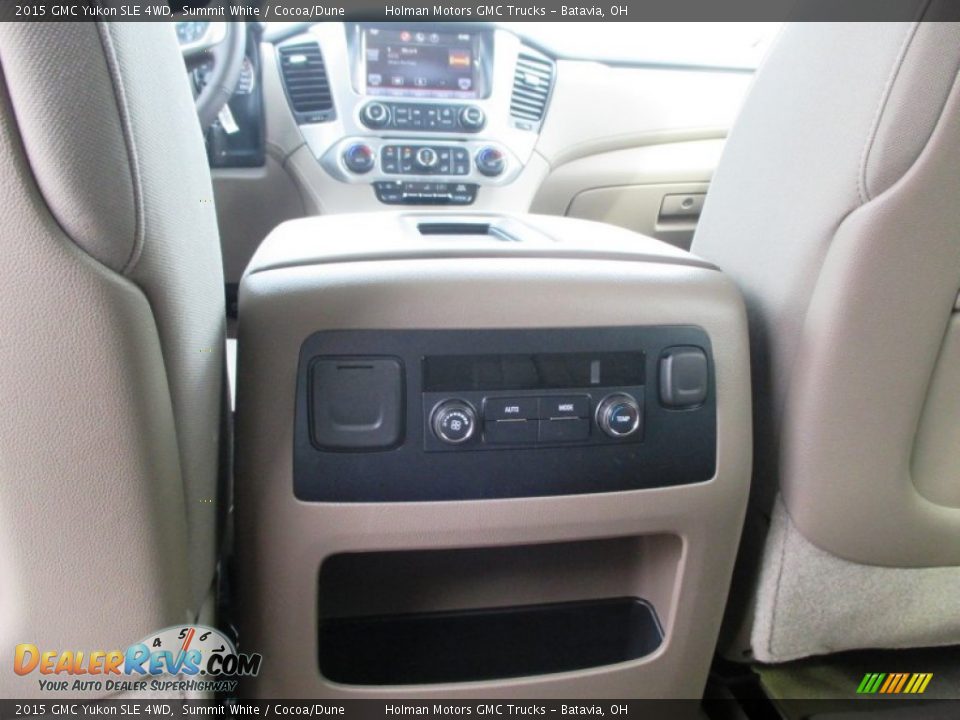 Controls of 2015 GMC Yukon SLE 4WD Photo #22
