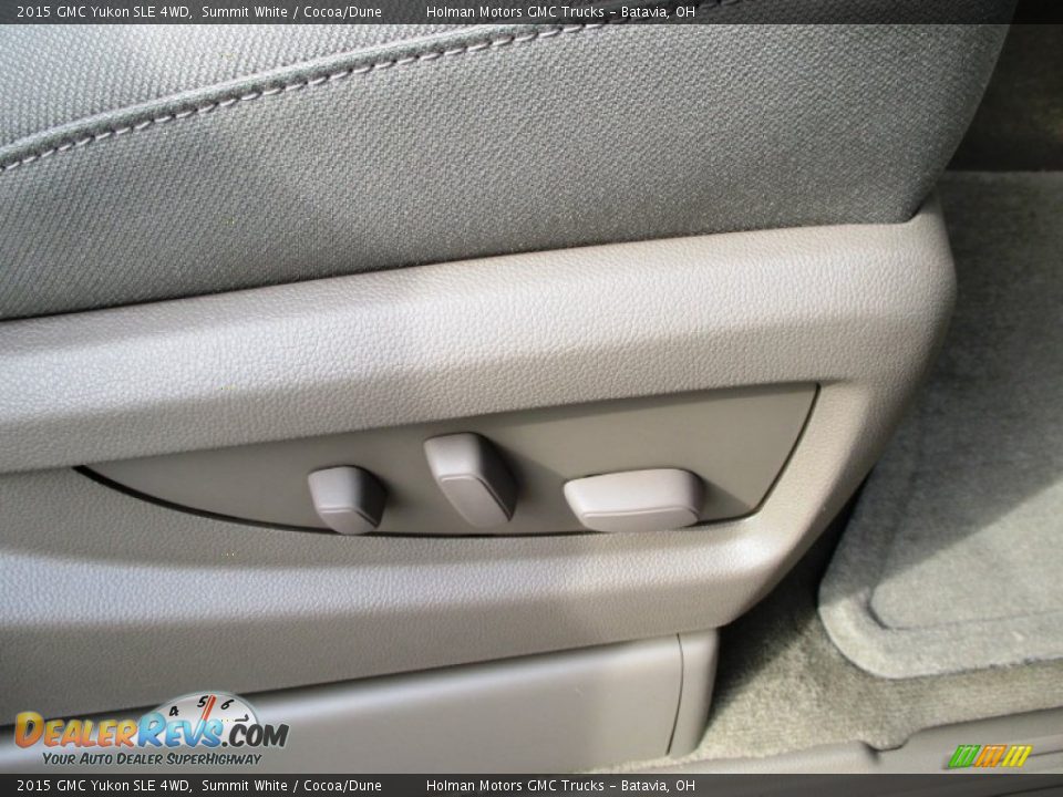 Controls of 2015 GMC Yukon SLE 4WD Photo #33