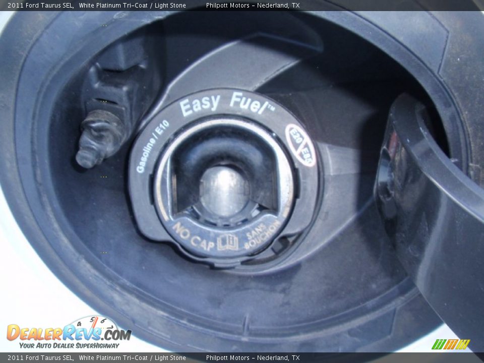 2011 Ford Taurus SEL White Platinum Tri-Coat / Light Stone Photo #17