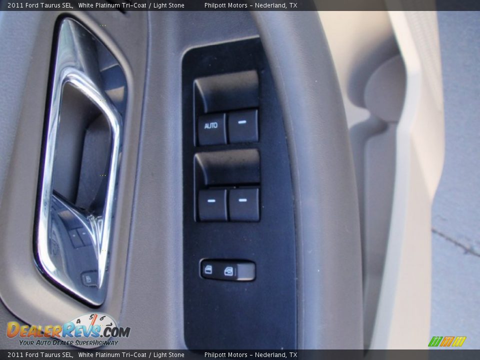 2011 Ford Taurus SEL White Platinum Tri-Coat / Light Stone Photo #34