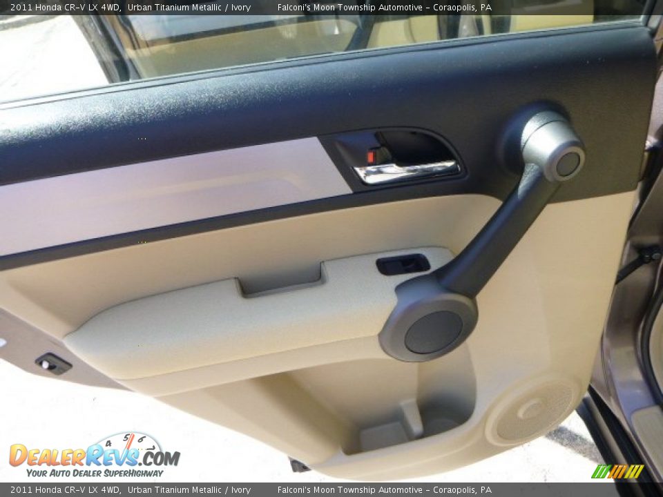 2011 Honda CR-V LX 4WD Urban Titanium Metallic / Ivory Photo #18