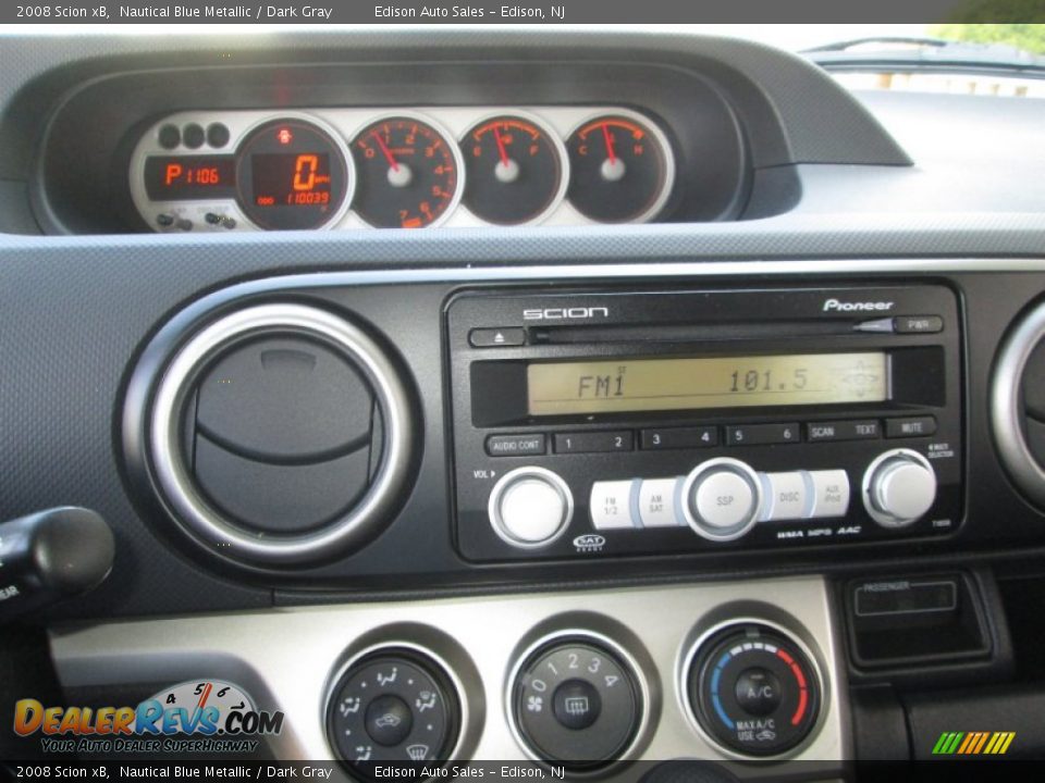 Controls of 2008 Scion xB  Photo #19