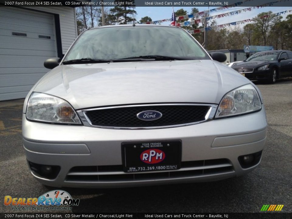 2007 Ford Focus ZX4 SES Sedan CD Silver Metallic / Charcoal/Light Flint Photo #4