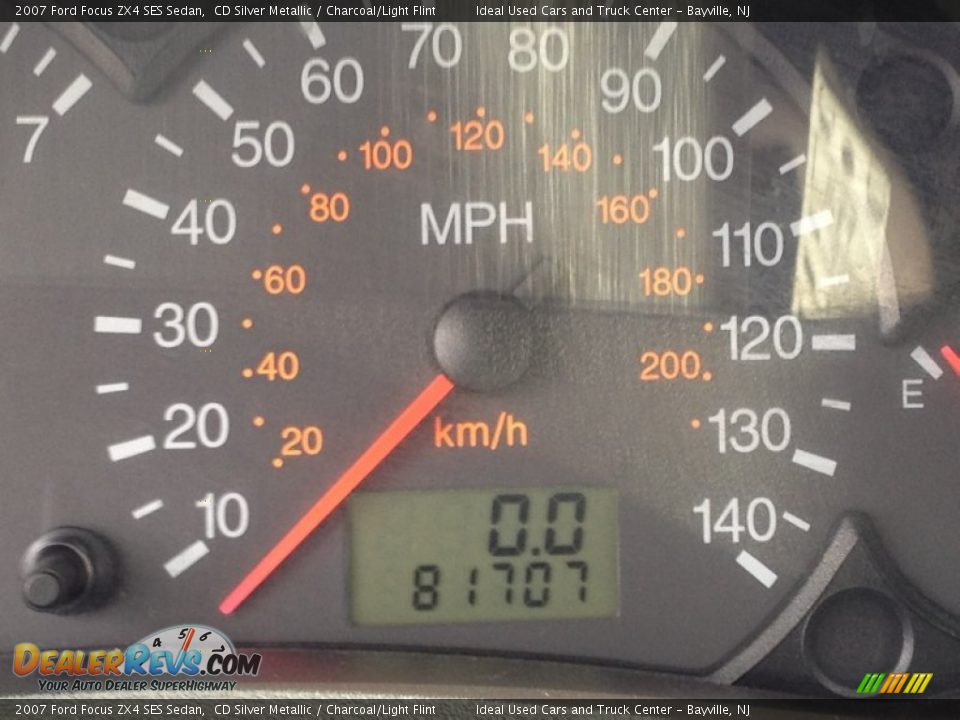 2007 Ford Focus ZX4 SES Sedan CD Silver Metallic / Charcoal/Light Flint Photo #30
