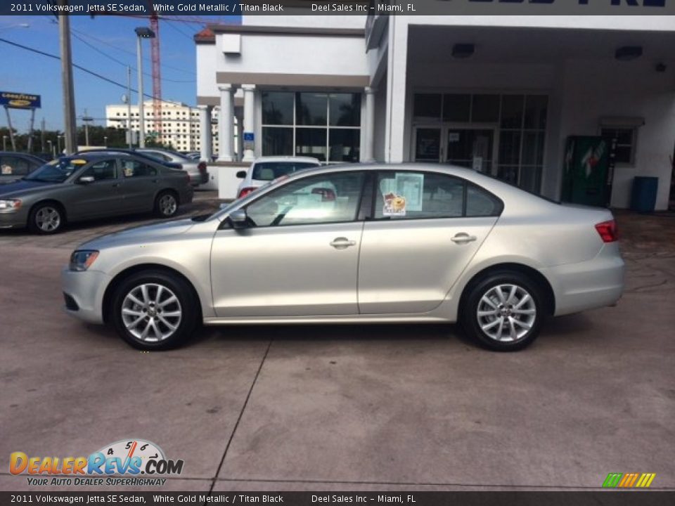 2011 Volkswagen Jetta SE Sedan White Gold Metallic / Titan Black Photo #2
