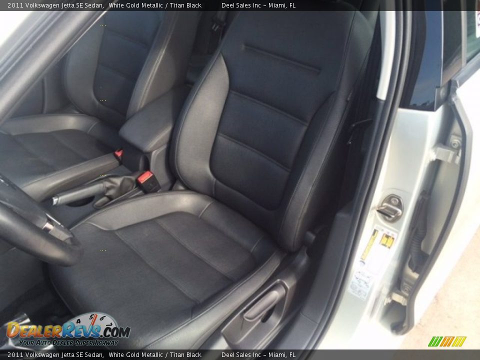 2011 Volkswagen Jetta SE Sedan White Gold Metallic / Titan Black Photo #9