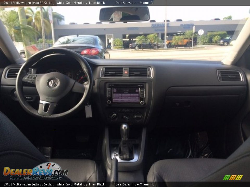 2011 Volkswagen Jetta SE Sedan White Gold Metallic / Titan Black Photo #12