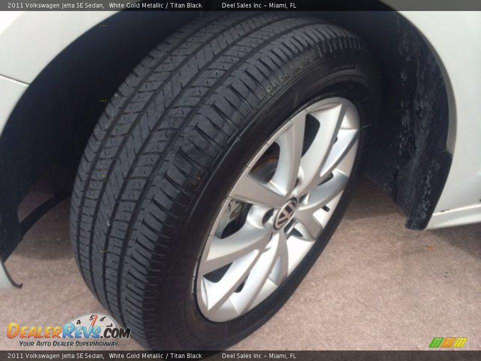 2011 Volkswagen Jetta SE Sedan White Gold Metallic / Titan Black Photo #13