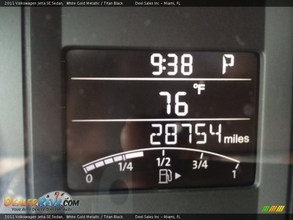 2011 Volkswagen Jetta SE Sedan White Gold Metallic / Titan Black Photo #15