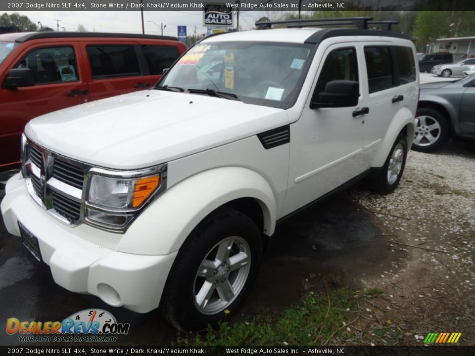 Front 3/4 View of 2007 Dodge Nitro SLT 4x4 Photo #3