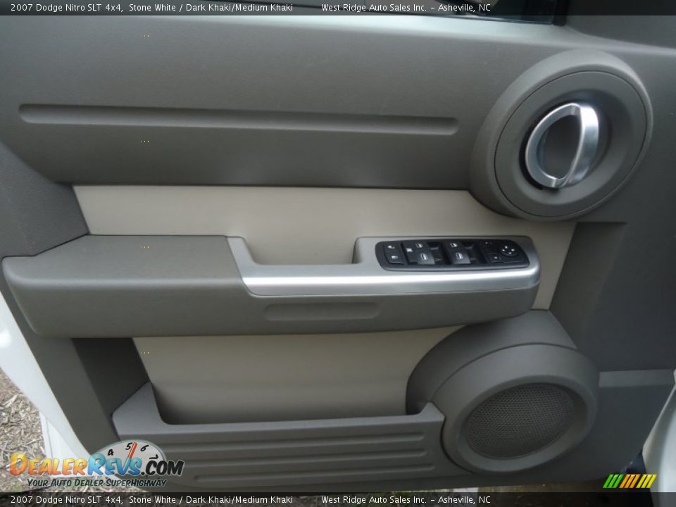 2007 Dodge Nitro SLT 4x4 Stone White / Dark Khaki/Medium Khaki Photo #8