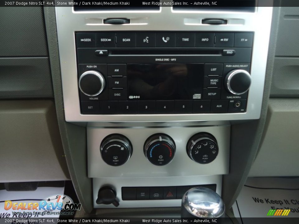 2007 Dodge Nitro SLT 4x4 Stone White / Dark Khaki/Medium Khaki Photo #11