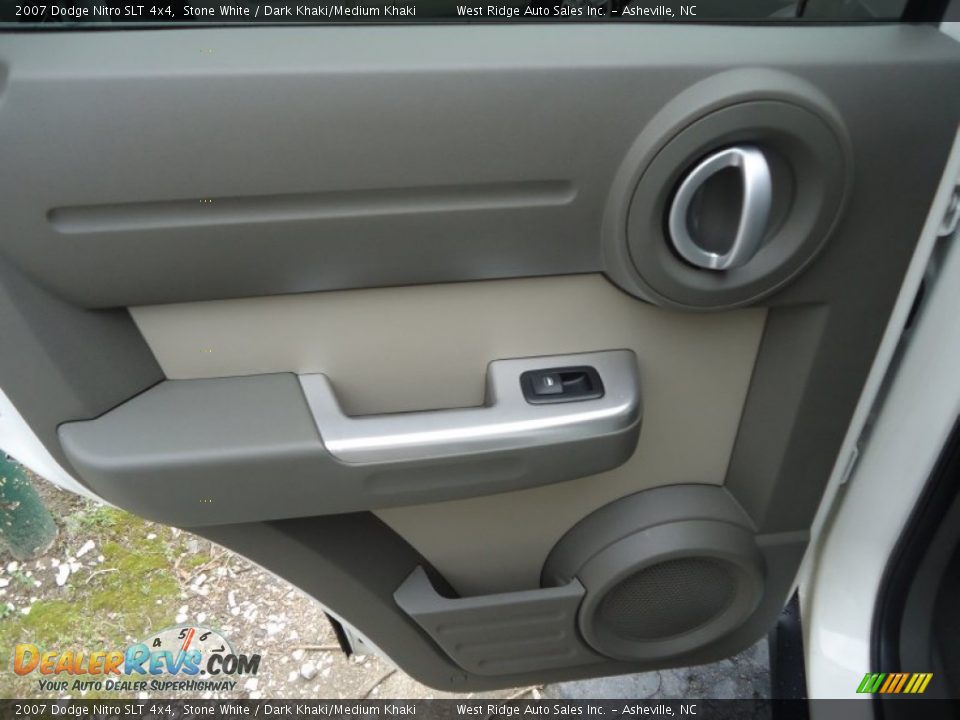 2007 Dodge Nitro SLT 4x4 Stone White / Dark Khaki/Medium Khaki Photo #14