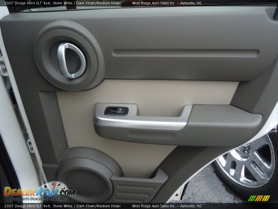 2007 Dodge Nitro SLT 4x4 Stone White / Dark Khaki/Medium Khaki Photo #19