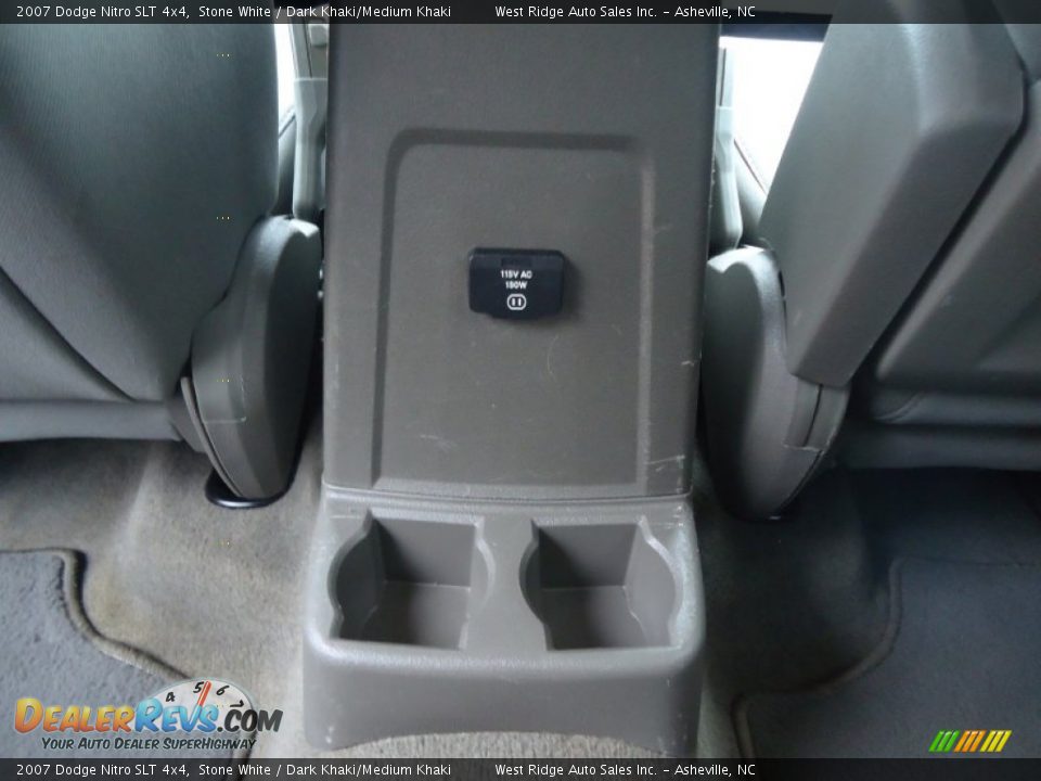 2007 Dodge Nitro SLT 4x4 Stone White / Dark Khaki/Medium Khaki Photo #20