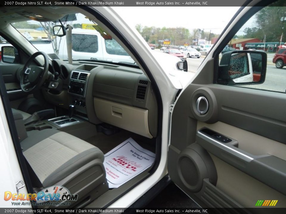 2007 Dodge Nitro SLT 4x4 Stone White / Dark Khaki/Medium Khaki Photo #21