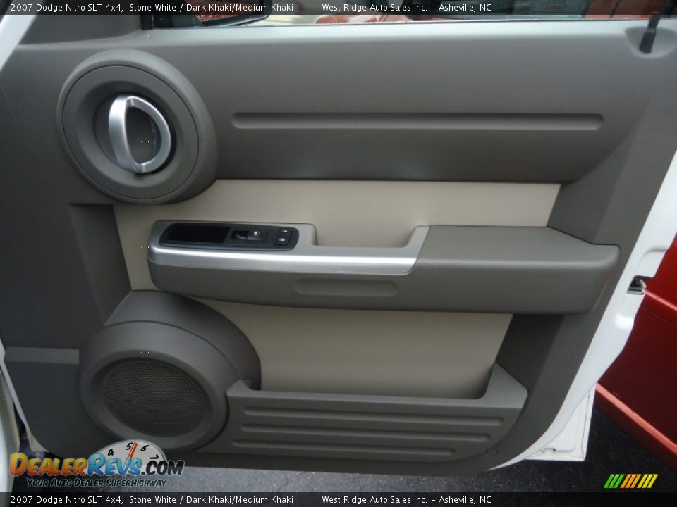 2007 Dodge Nitro SLT 4x4 Stone White / Dark Khaki/Medium Khaki Photo #22