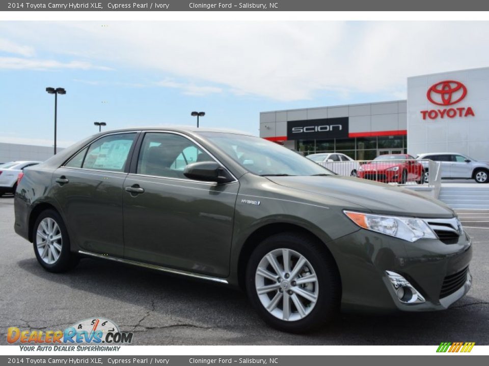 2014 Toyota Camry Hybrid XLE Cypress Pearl / Ivory Photo #1