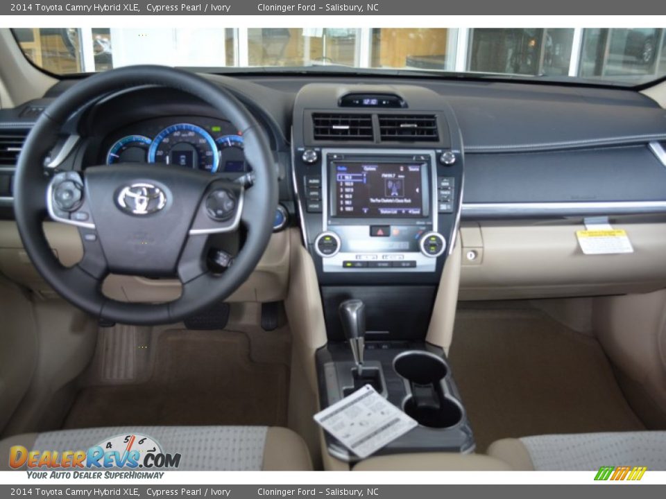 2014 Toyota Camry Hybrid XLE Cypress Pearl / Ivory Photo #11