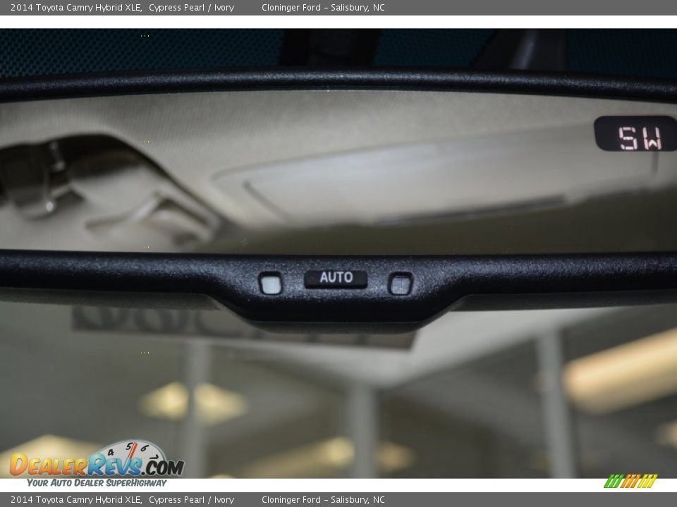 2014 Toyota Camry Hybrid XLE Cypress Pearl / Ivory Photo #20