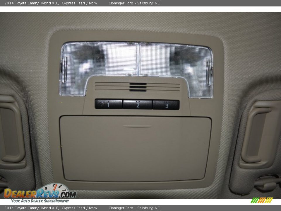 2014 Toyota Camry Hybrid XLE Cypress Pearl / Ivory Photo #21