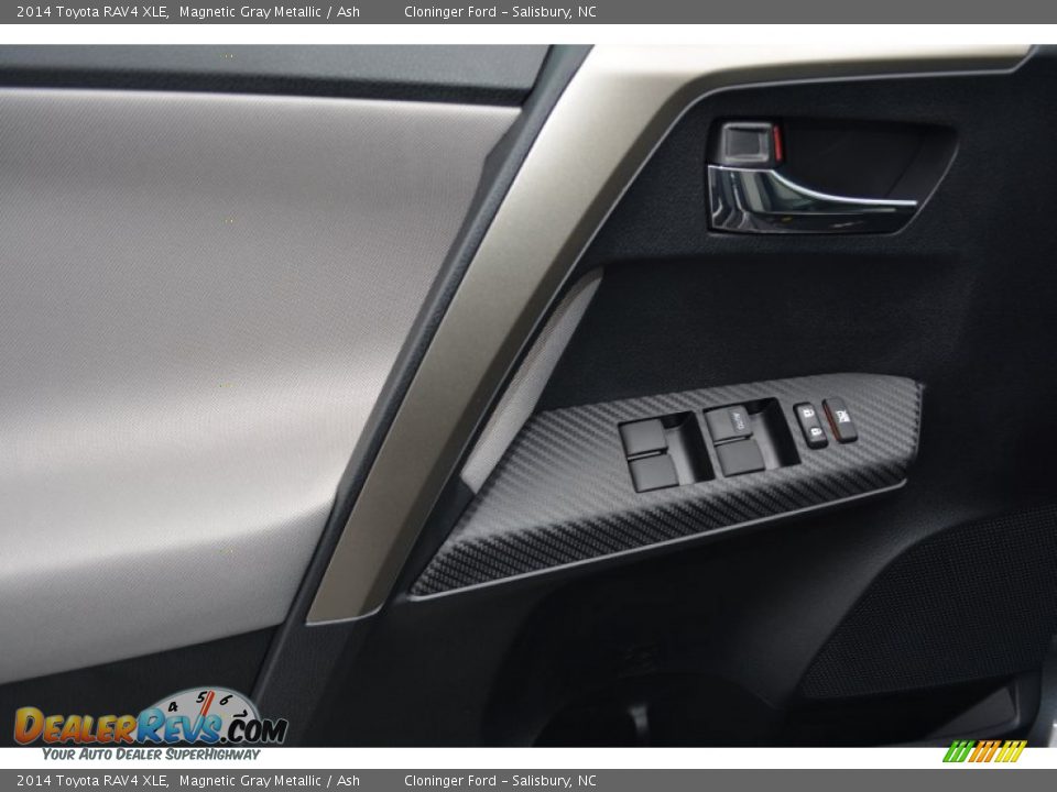 2014 Toyota RAV4 XLE Magnetic Gray Metallic / Ash Photo #5
