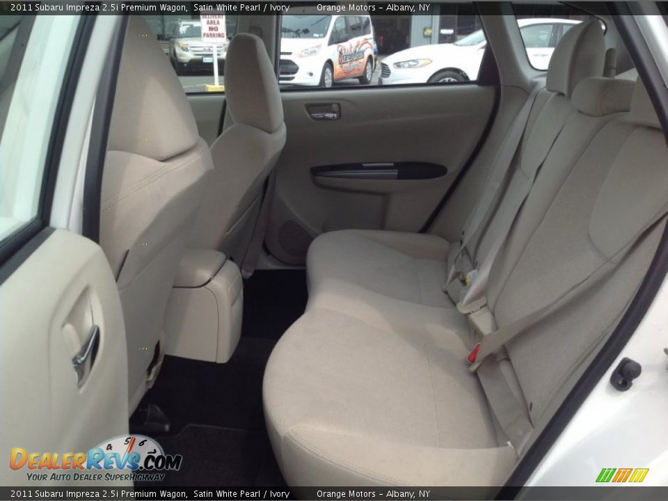 2011 Subaru Impreza 2.5i Premium Wagon Satin White Pearl / Ivory Photo #11