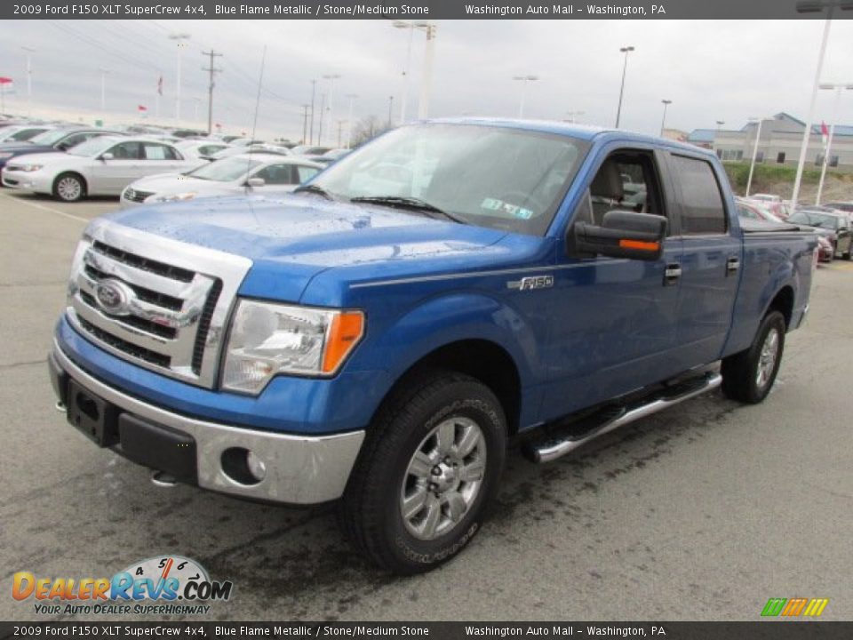 Front 3/4 View of 2009 Ford F150 XLT SuperCrew 4x4 Photo #5
