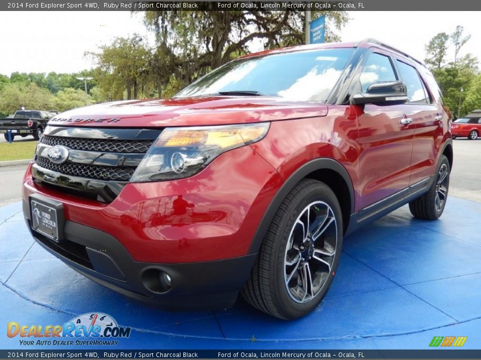 Front 3/4 View of 2014 Ford Explorer Sport 4WD Photo #1