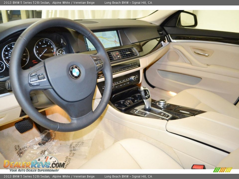 2013 BMW 5 Series 528i Sedan Alpine White / Venetian Beige Photo #12