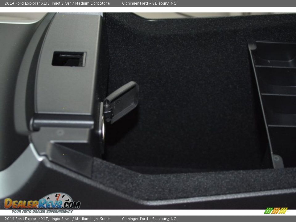 2014 Ford Explorer XLT Ingot Silver / Medium Light Stone Photo #23