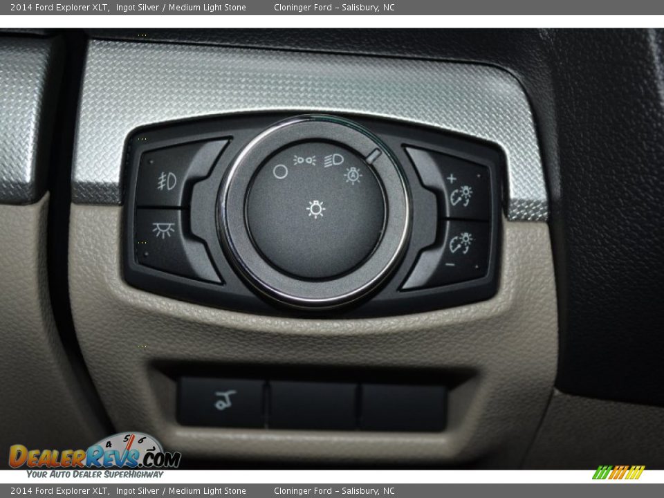 2014 Ford Explorer XLT Ingot Silver / Medium Light Stone Photo #30