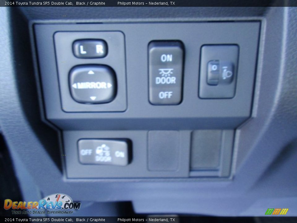 2014 Toyota Tundra SR5 Double Cab Black / Graphite Photo #32