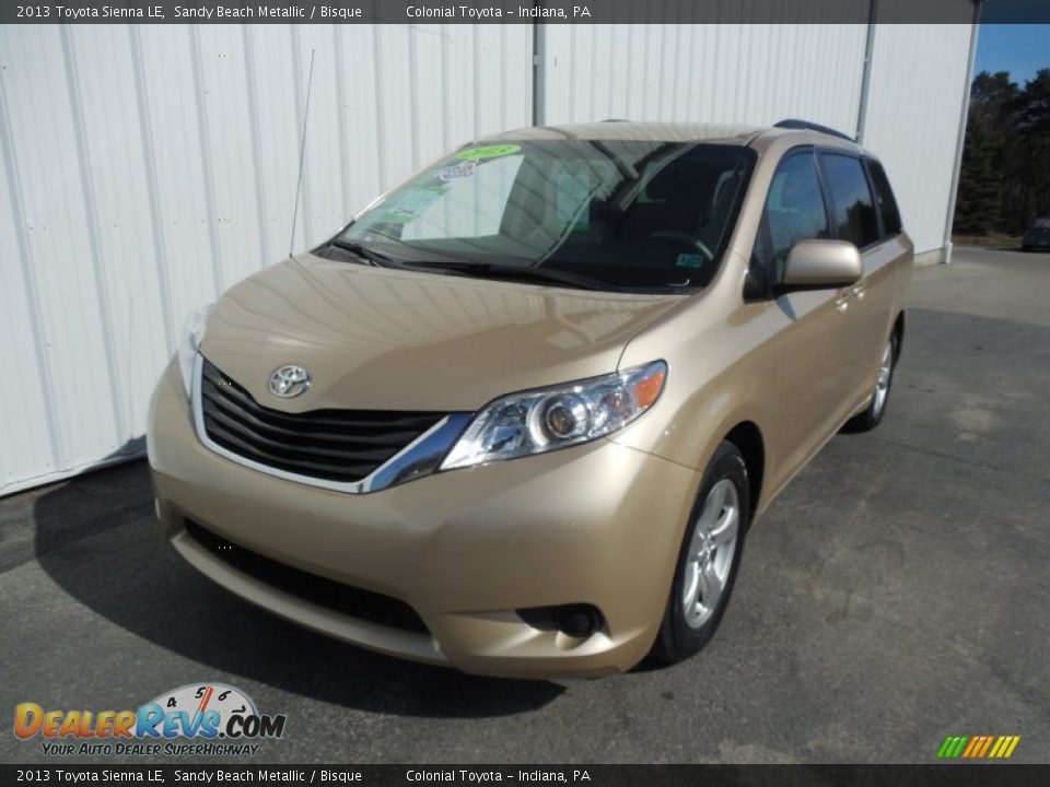 Front 3/4 View of 2013 Toyota Sienna LE Photo #9