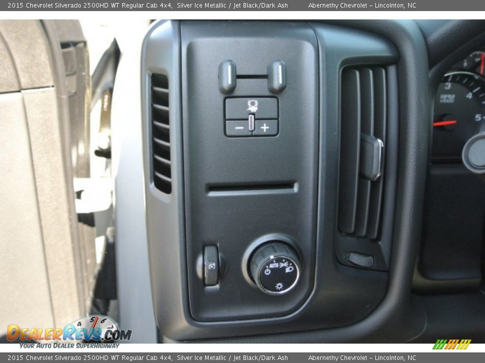 2015 Chevrolet Silverado 2500HD WT Regular Cab 4x4 Silver Ice Metallic / Jet Black/Dark Ash Photo #10