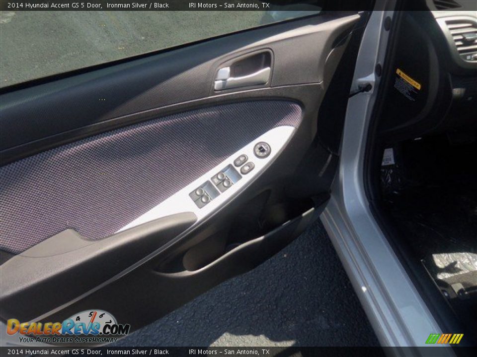 2014 Hyundai Accent GS 5 Door Ironman Silver / Black Photo #5