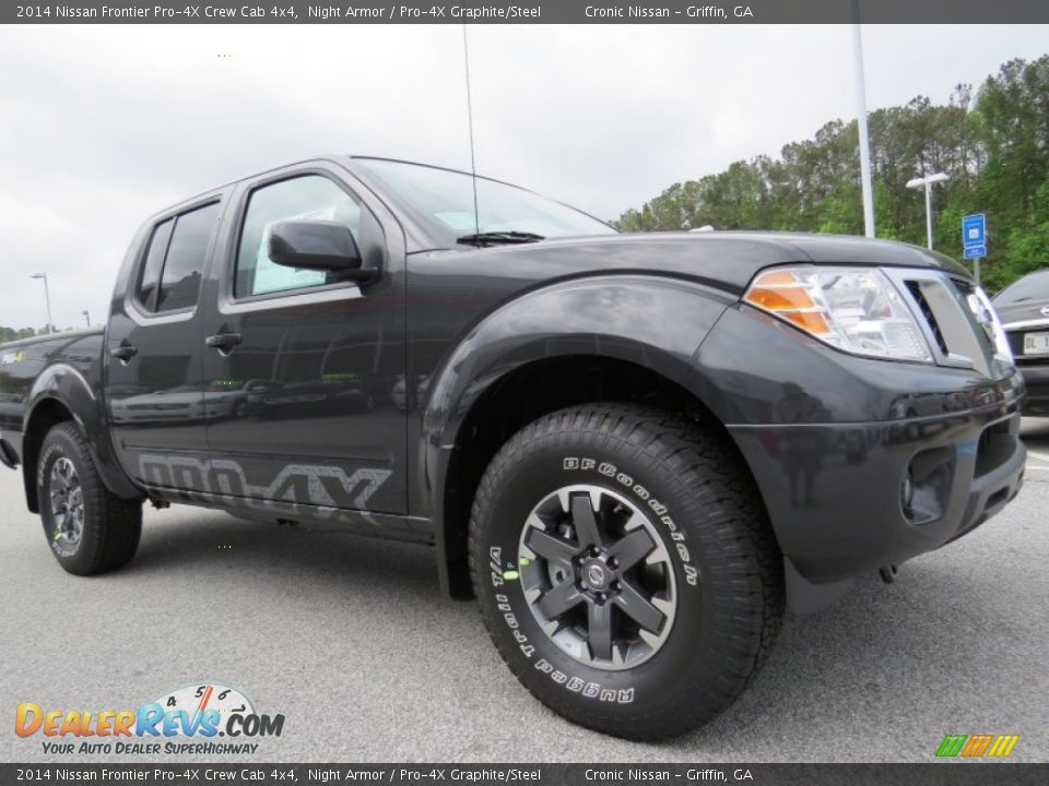 Front 3/4 View of 2014 Nissan Frontier Pro-4X Crew Cab 4x4 Photo #7