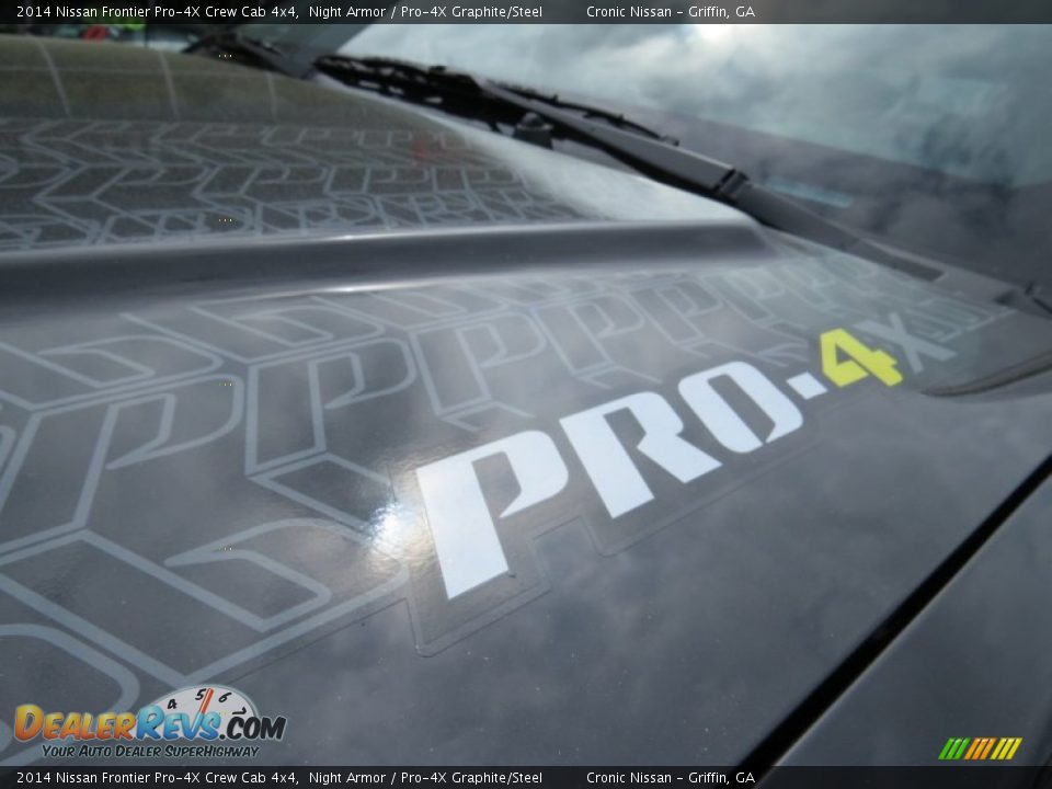 2014 Nissan Frontier Pro-4X Crew Cab 4x4 Logo Photo #9