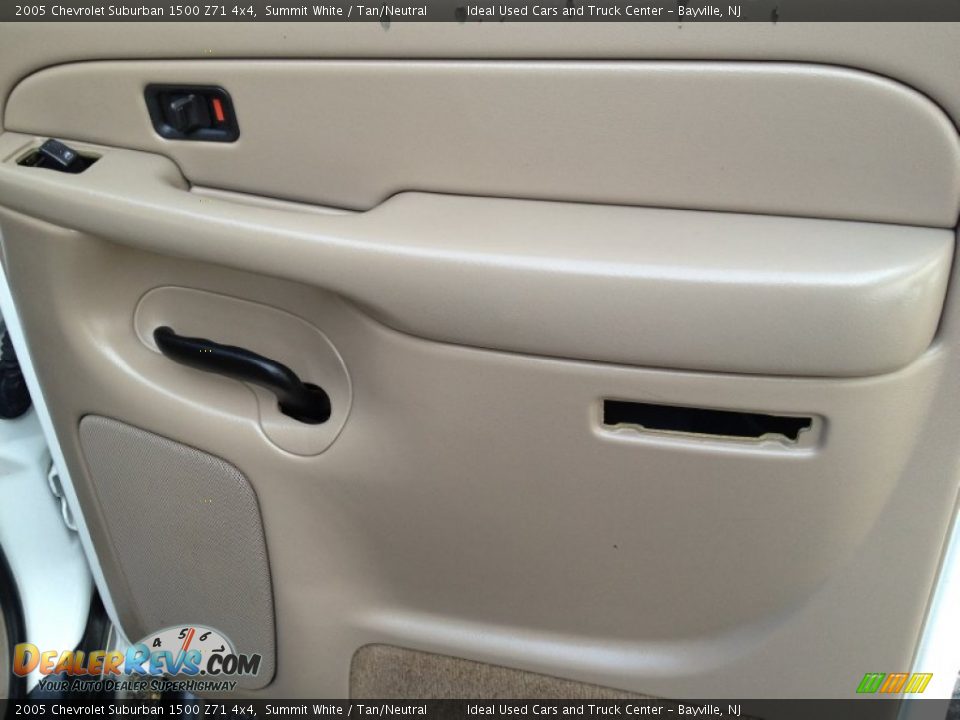 2005 Chevrolet Suburban 1500 Z71 4x4 Summit White / Tan/Neutral Photo #11