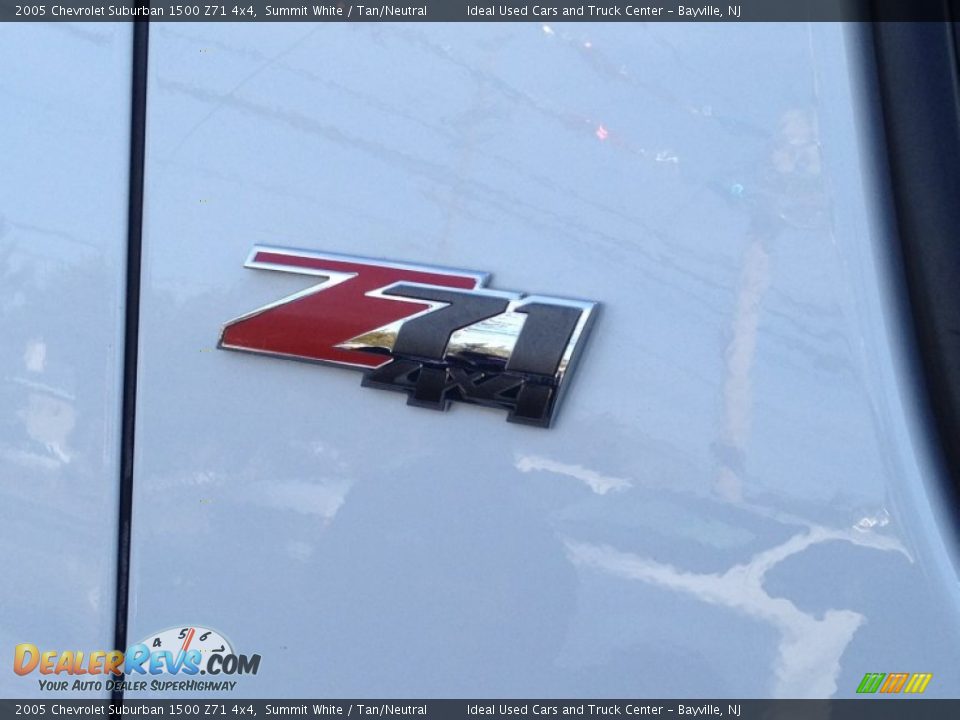 2005 Chevrolet Suburban 1500 Z71 4x4 Summit White / Tan/Neutral Photo #18