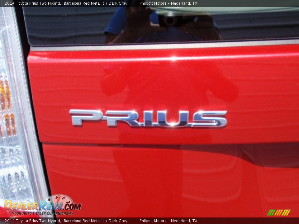 2014 Toyota Prius Two Hybrid Barcelona Red Metallic / Dark Gray Photo #15