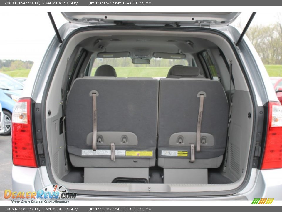 2008 Kia Sedona LX Silver Metallic / Gray Photo #5