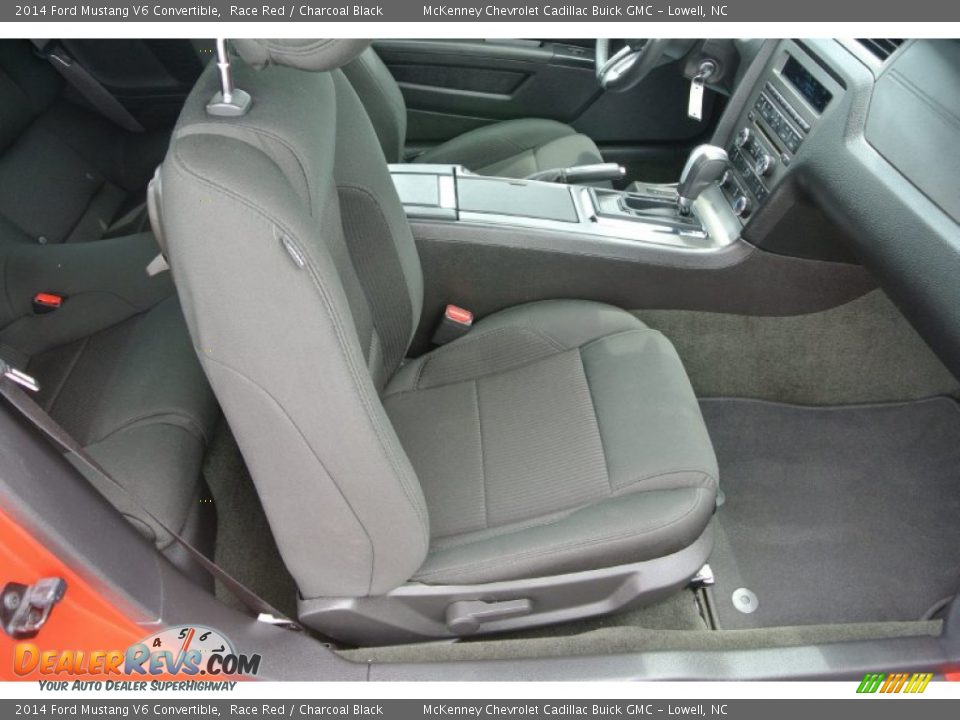 2014 Ford Mustang V6 Convertible Race Red / Charcoal Black Photo #20