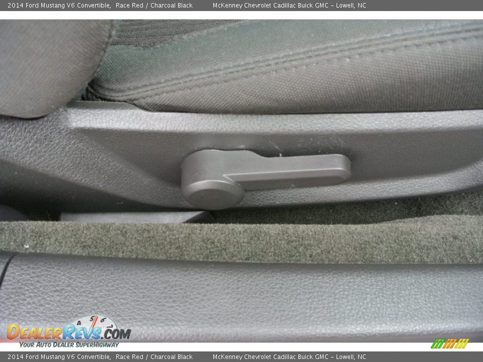 2014 Ford Mustang V6 Convertible Race Red / Charcoal Black Photo #21